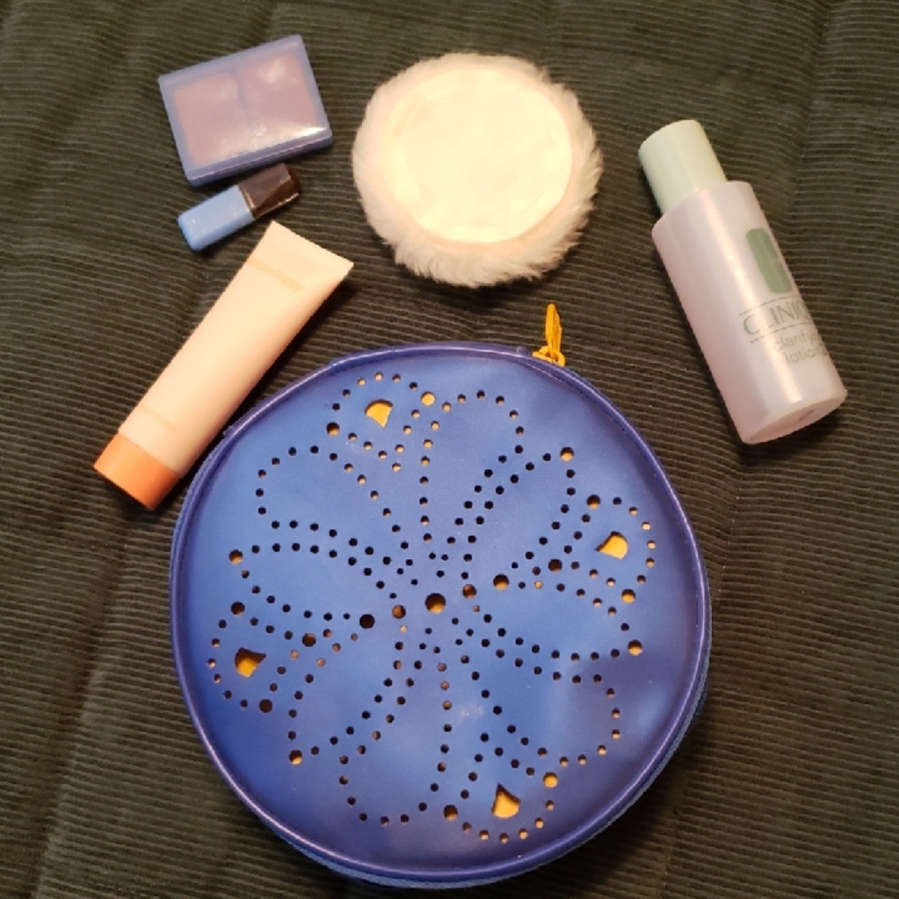 Clinique Blue Cosmetic Set with Skincare Essentials